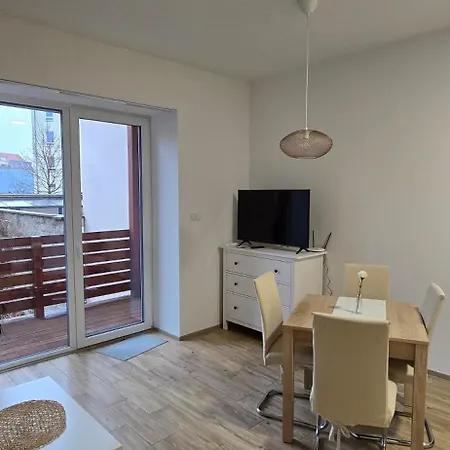 Znojmo Apartmany شقة زنويمو